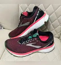 BROOKS running shoes size 8.5 pink black women’s ghost 11