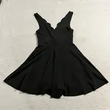 Kimchi Blue Black Scallop Trim V Neck Romper Size XSmall EUC