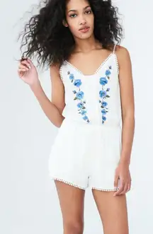 Aeropostale Size Medium‎ Floral Embroidered Romper Delicate Feminine Boho