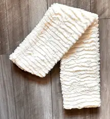 Betsey Johnson White Faux Fur Scarf Wrap OSFA Soft Plush Winter Accessory