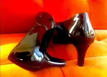 Women pumps black mini heels. Size 8.5