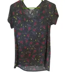 LulaRoe short sleeve tshirt small floral gray crew neck