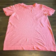 Lululemon Coral Perforated Athletic Tee T-Shirt Short Sleeve Pink Orange 4