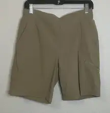 Mountain Hard Wear Khaki Athletic Shorts Size Medium