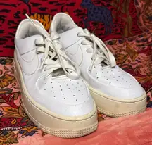 White Air Force 1 Platform Nike’s