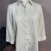 Eddie Bauer Women’s Stretch Wrinkle-Resistant Button Down Shirt Mint Green-M