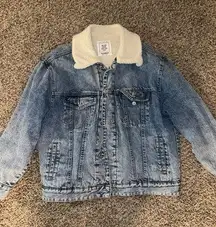 PULL AND BEAR denim jacket with fur inside