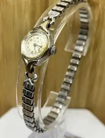 Vintage Bulova 1940 Women’s Mechanical Watch with Silver Tone Case and Band