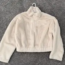 Le Lis Women's Cream Faux Fur High Neck Crop Pullover Sweater Sweatshirt Size M