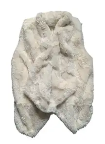 Jack by BB Dakota Chic Faux Fur Vest in Cream M