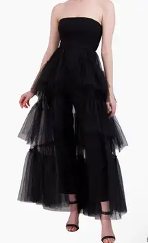 BCBGMaxazria Strapless‎ Tiered Tulle Overlay Jumpsuit Size 4 Black