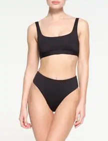 SKIMS SIGNATURE SWIM TANK BIKINI TOP SIZE LARGE ( sold out)