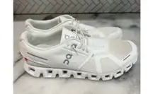 On Cloud Running Shoes Women’s Size 11 White Swiss Engineering CloudTec EU43