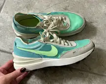 Nike women’s waffle one bleached aqua lime glow
