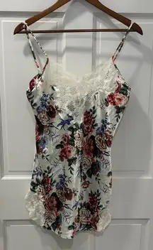 Vtg Victoria’s Secret Gold Label Satin Slip Dress Size Small Floral with Lace