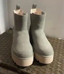 Womens Ugg Chelsea platform boots 10