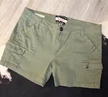 💚Army Green Cargo Shorts•Hot Kiss•Size:11•CiCi Shorts💚