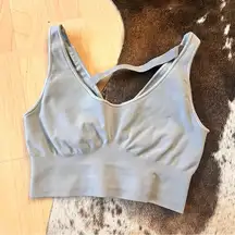 CUYANA NWOT Light Gray Crop Tops Size XS Cut Out Sports Bra‎
