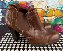 Born Pebbled Brown Leather Ankle Booties Stacked Heel Slip On Size 8.5