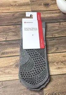 Lululemon Find Your Balance Studio Ankle Sock NWT Size Small (HTGR)