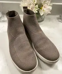 Eileen‎ Fisher Women’s Pull Tab Point Round Toe Slip On Bootie Sneakers Beige 10