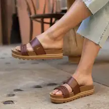 Reef Cushion Vista Hi Platform Sandals Size 9 Chocolate Brown NWT