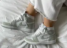 Air Jordan 1 Retro High OG Seafoam