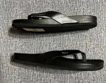 Reef Women’s Cushion Court Black Flip Flops