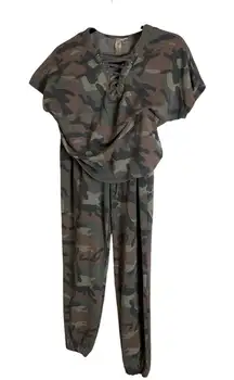 Misia woman’s Camo top and joggers set size small