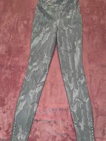 Lululemon Swift Speed HR Tight 28" NWT Size 2 Mint Green White Luxtreme NWOT