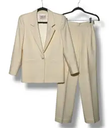 Pendleton 2 Piece Suit Blazer Pants 100% Wool Size 4 Petite Ivory Cream Lined