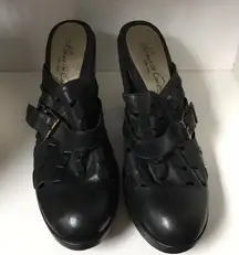 Kenneth Cole New York Weave Out Clogs