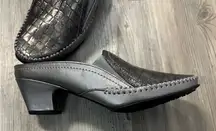 Rialto Comfort Metallic Gray Slip On Mule Heels Size 9