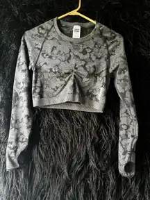 Gymshark Seamless Adapt Camo Long Sleeve Crop Top