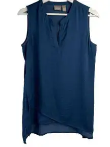 Chico’s Size 0 US S 4 Sleeveless Top Layered Hem Split V-Neck Crepe Shell Layer