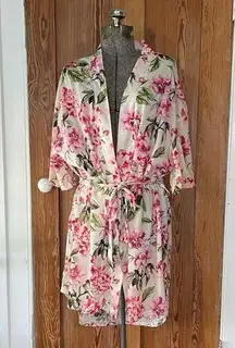 ✨ Show Me Your Mumu ✨ Romantic Floral Kimono Robe ~ Size OS 💚🍄