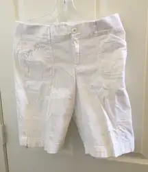 FINAL MARKDOWN Ladies Gloria Vanderbilt shorts 8