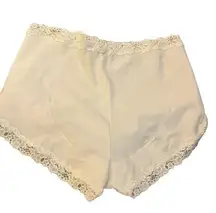 Secret Treasures NEW back lift enhancer lace embellished briefs, size Large