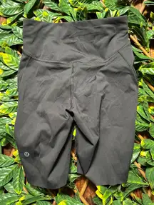 Lululemon Black Spandex Biker Shorts 8" Inseam Size 4