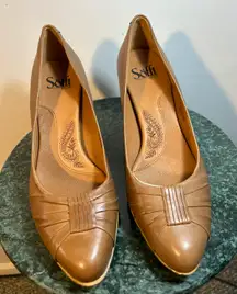 Women's. stylish shoes. Size 8. $45.
