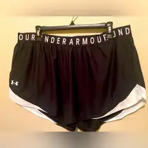 Under Armour Women's Plus Sz2X Black and White HeatTech Shorts