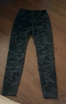 Danskin Leggings Camo Black