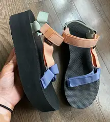 Teva Flatform Universal Platform Sandals Sherbet Women’s Size 7