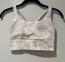 Lululemon  Energy Luxtreme Sports Bra size 4 Gray and White