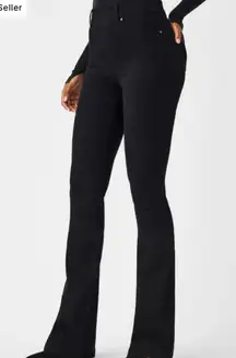SPANX‎ SPANXshape™ EveryWear
Flare Jeans small