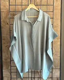 Plus Size Casual Top Women's 2XL Grey Bat Sleeve Button Front Oversized Sheer