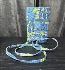 Vera Bradley Doodle Daisy Blue Green Crossbody strap wallet Purse. Lightly Used