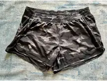 Athleta Black Gray Camo Printed Mesh Racer Run Short 4" Women's XL