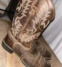 Ariat women’s cowboy boots