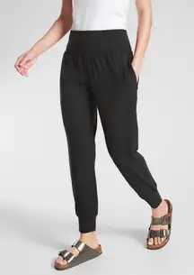 Athleta Cruise Jogger in Powervita Salutation High Rise Pants Black XXS